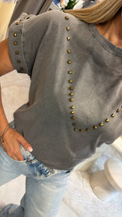 ROCK STUDS ACID WASH T-SHIRT