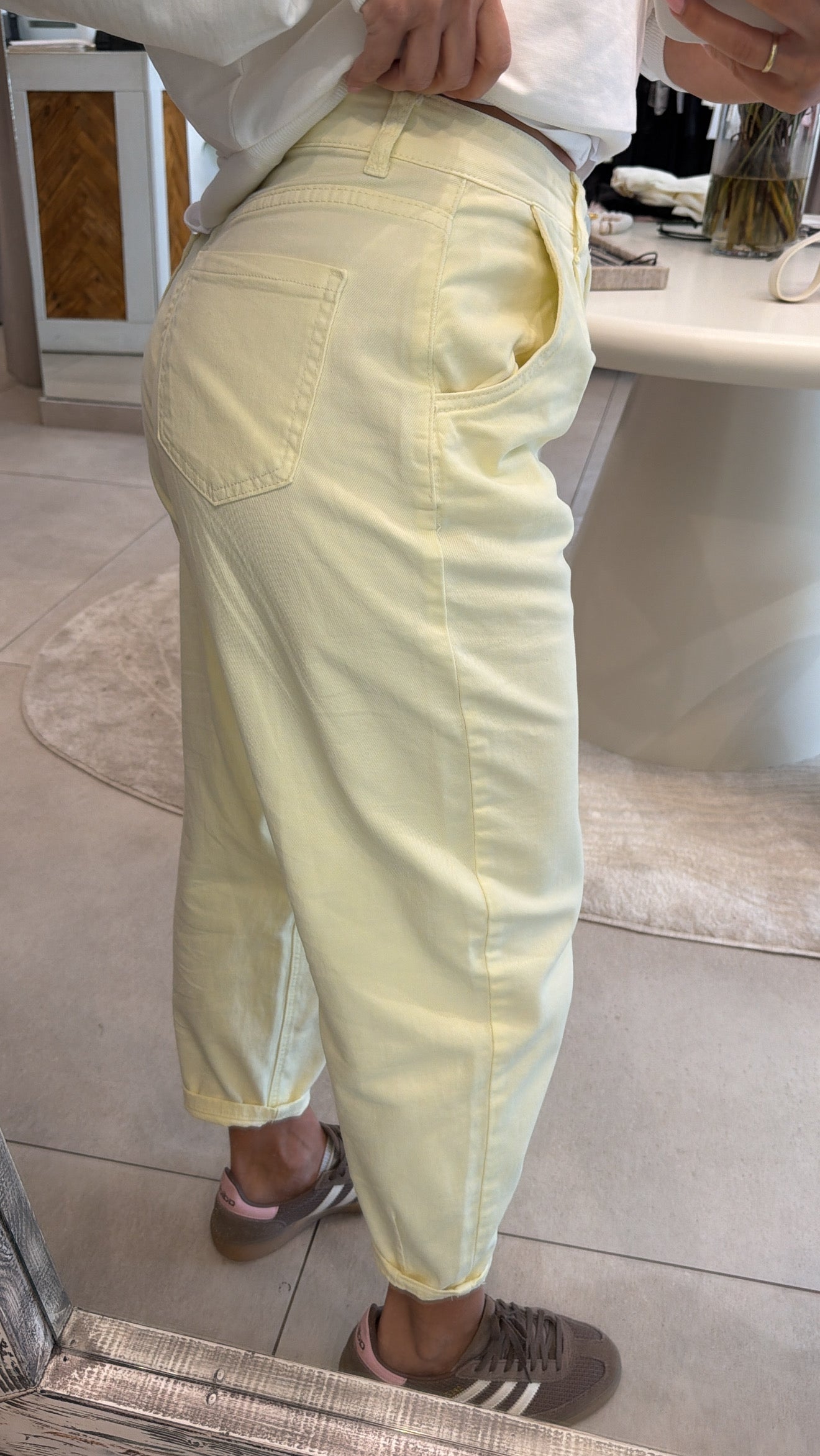 SOFT LEMON BALLOON DENIM JEANS