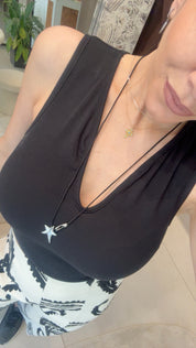 ESSENTIAL RIBBED V-NECK TOP
