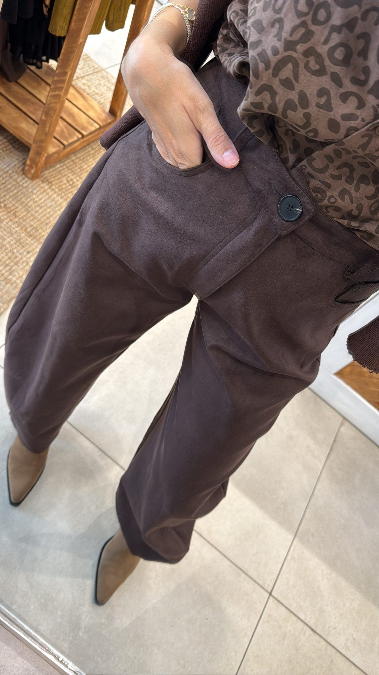 SUEDE BALLOON PANTS