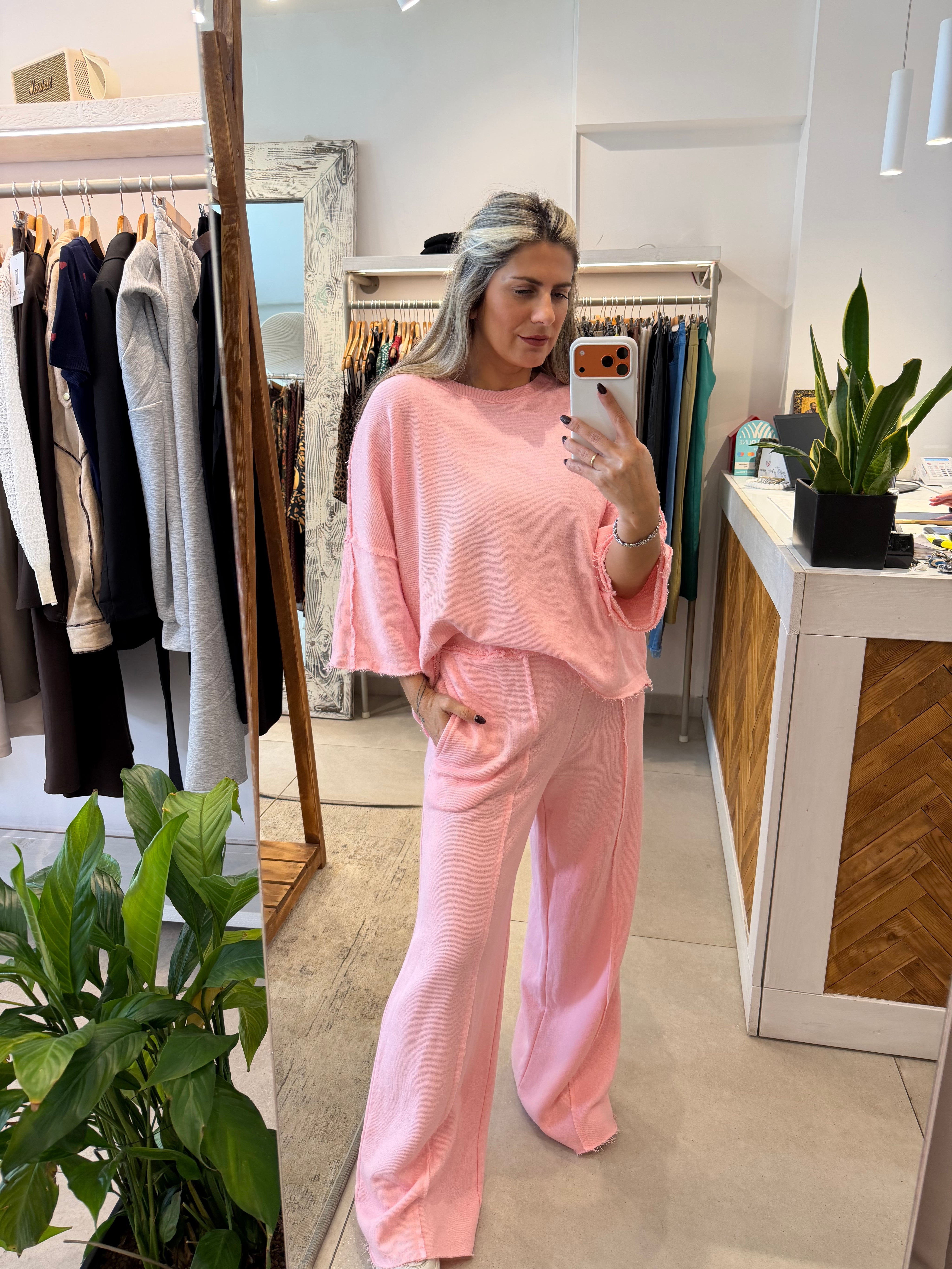 RAW-CUT PINK OVERSIZED TOP