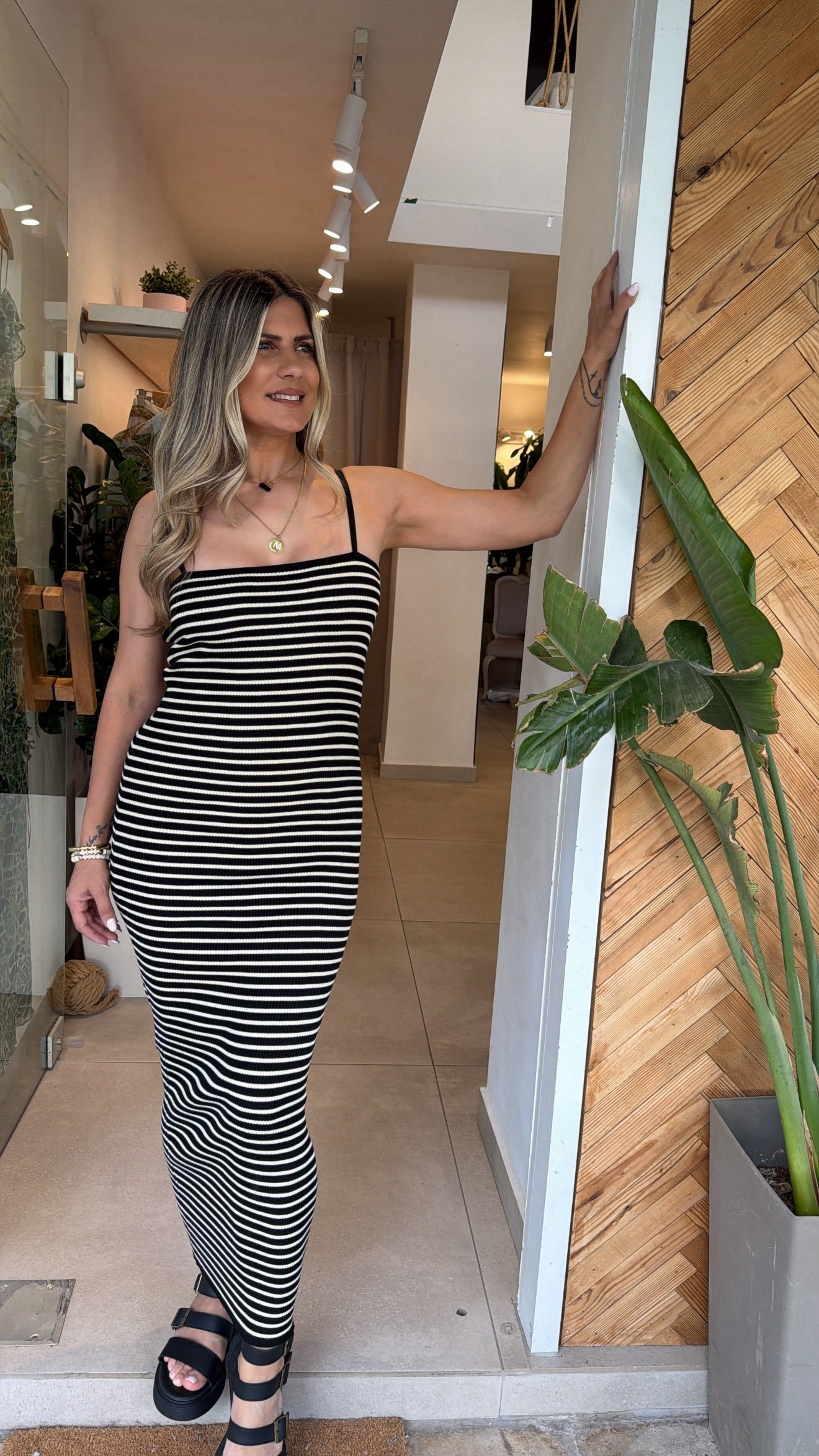 BLACK & WHITE STRIPE BODY CON MAXI DRESS