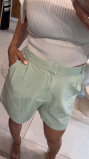 PLEATED MINT SHORTS