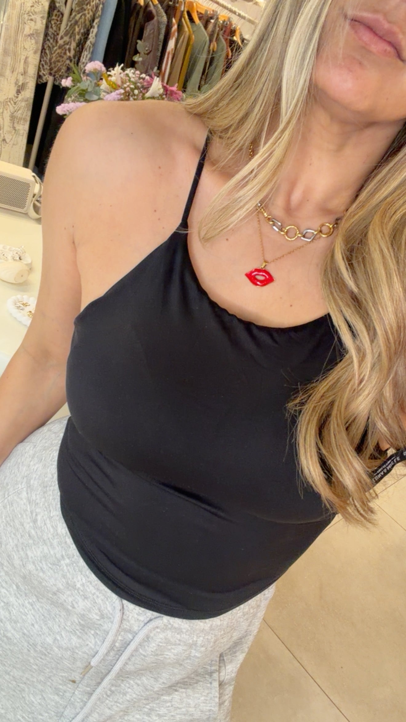 AVIS SCULPT BLACK TOP