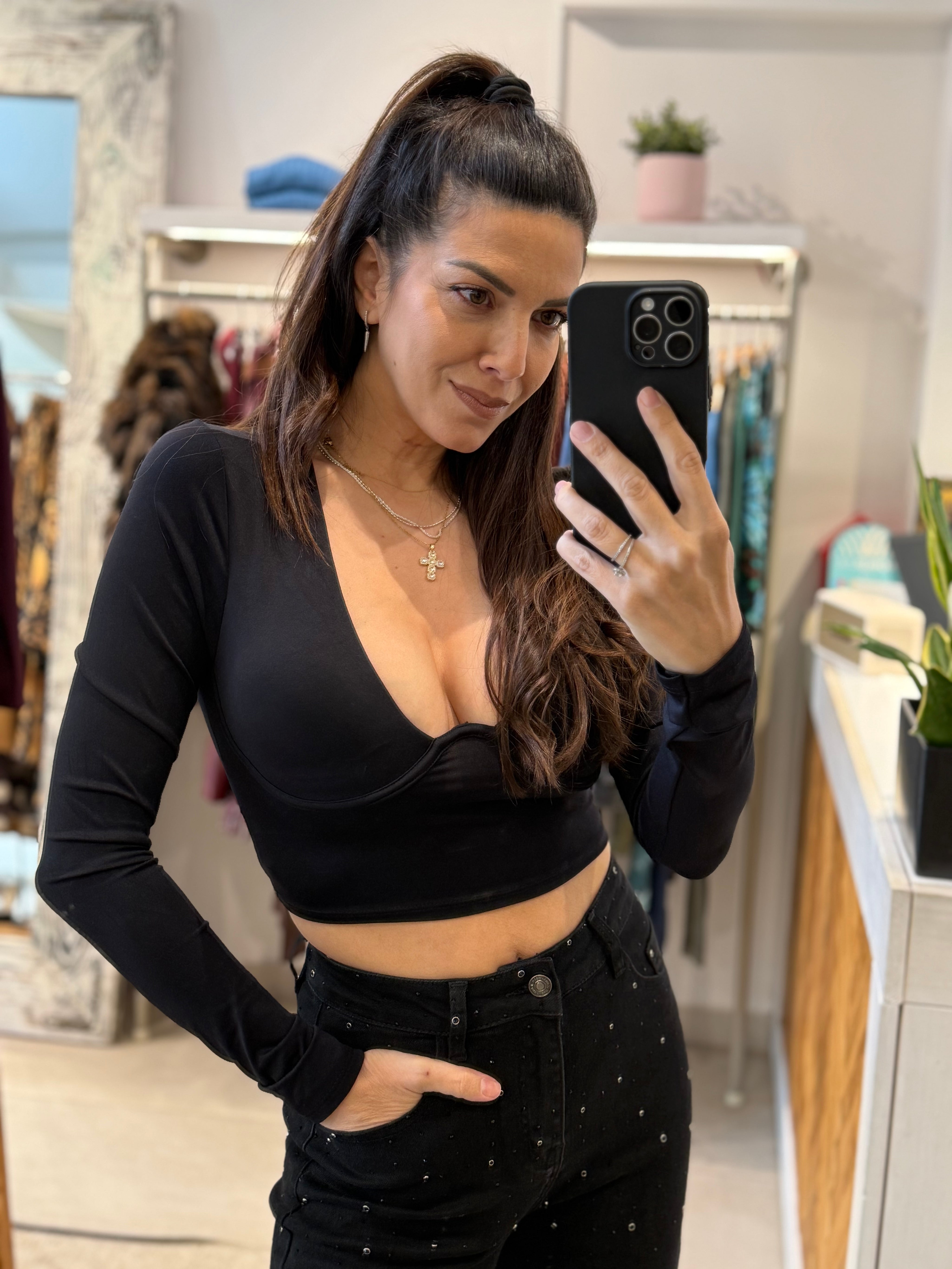 DEEP V SHAPED CROP TOP