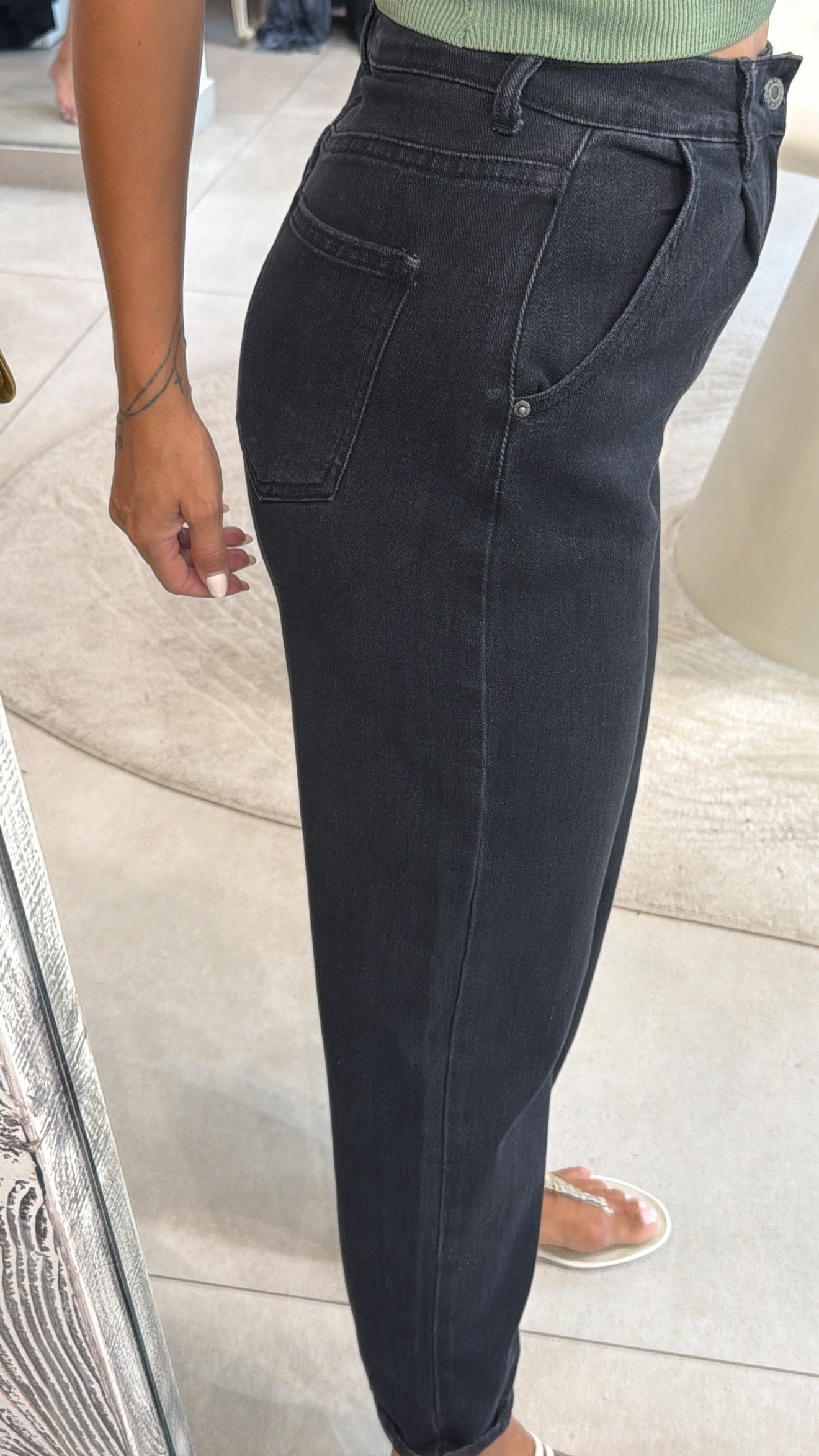 SOFT BLACK BALLOON DENIM JEANS
