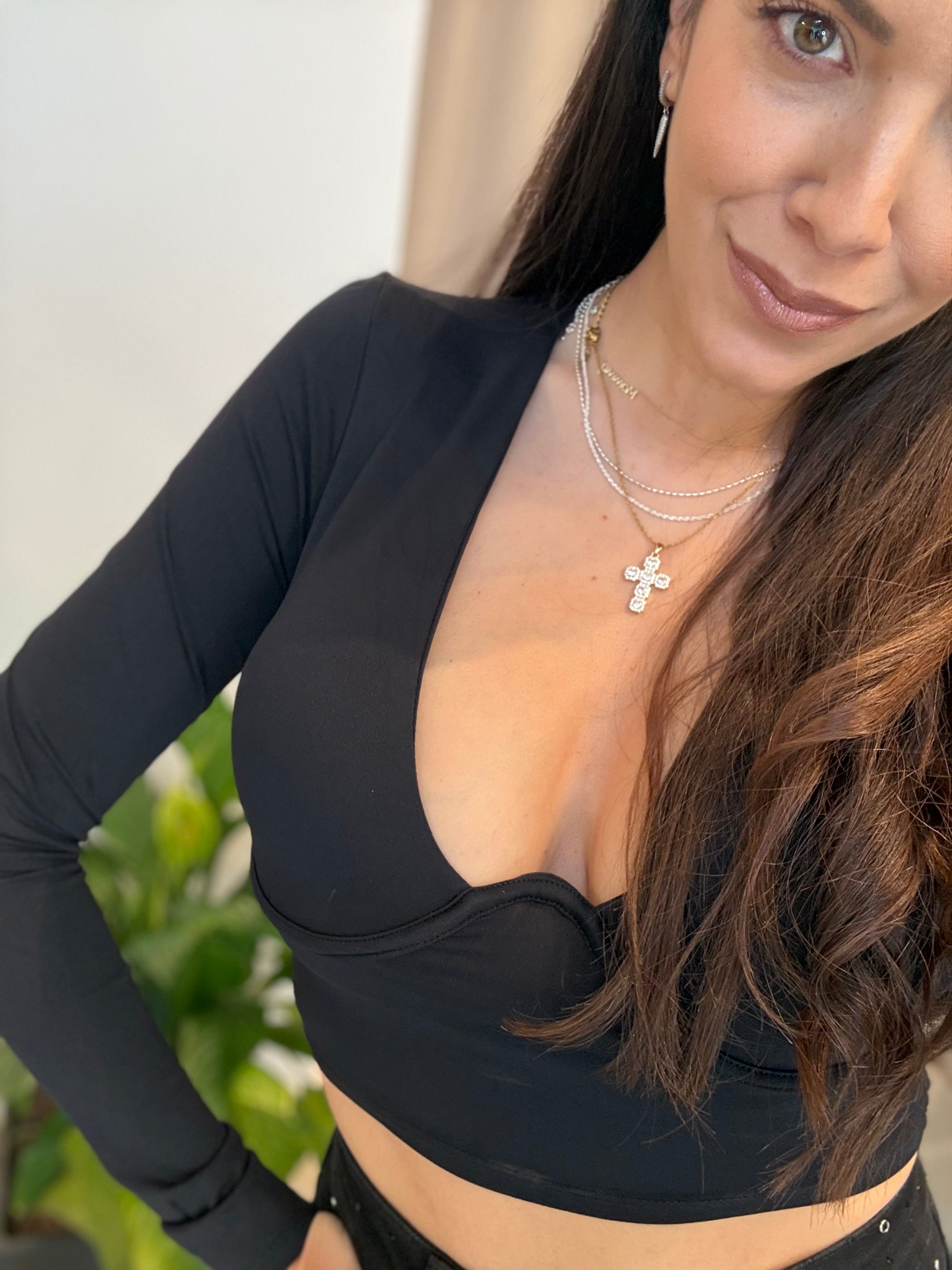 DEEP V SHAPED CROP TOP