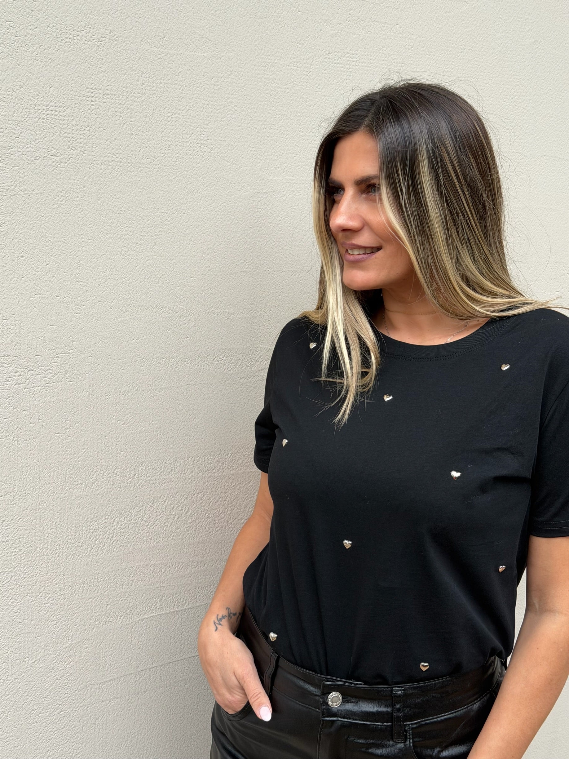 SILVER HEARTS BLACK T-SHIRT