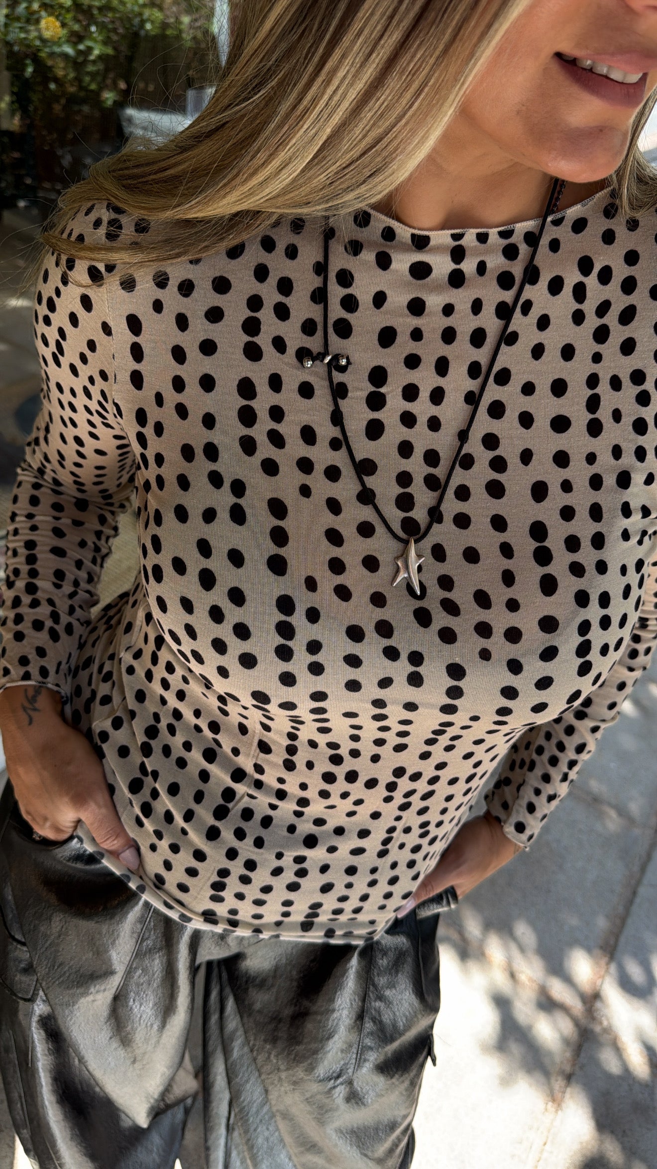 SOFT POLKA DOT BEIGE TOP