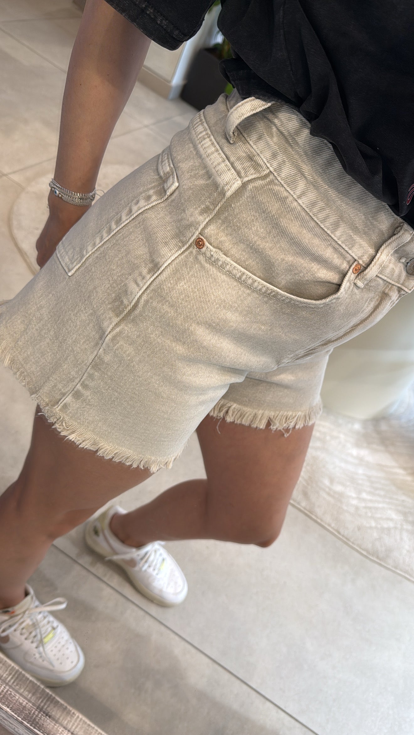 DENIM RAW EDGE SHORTS