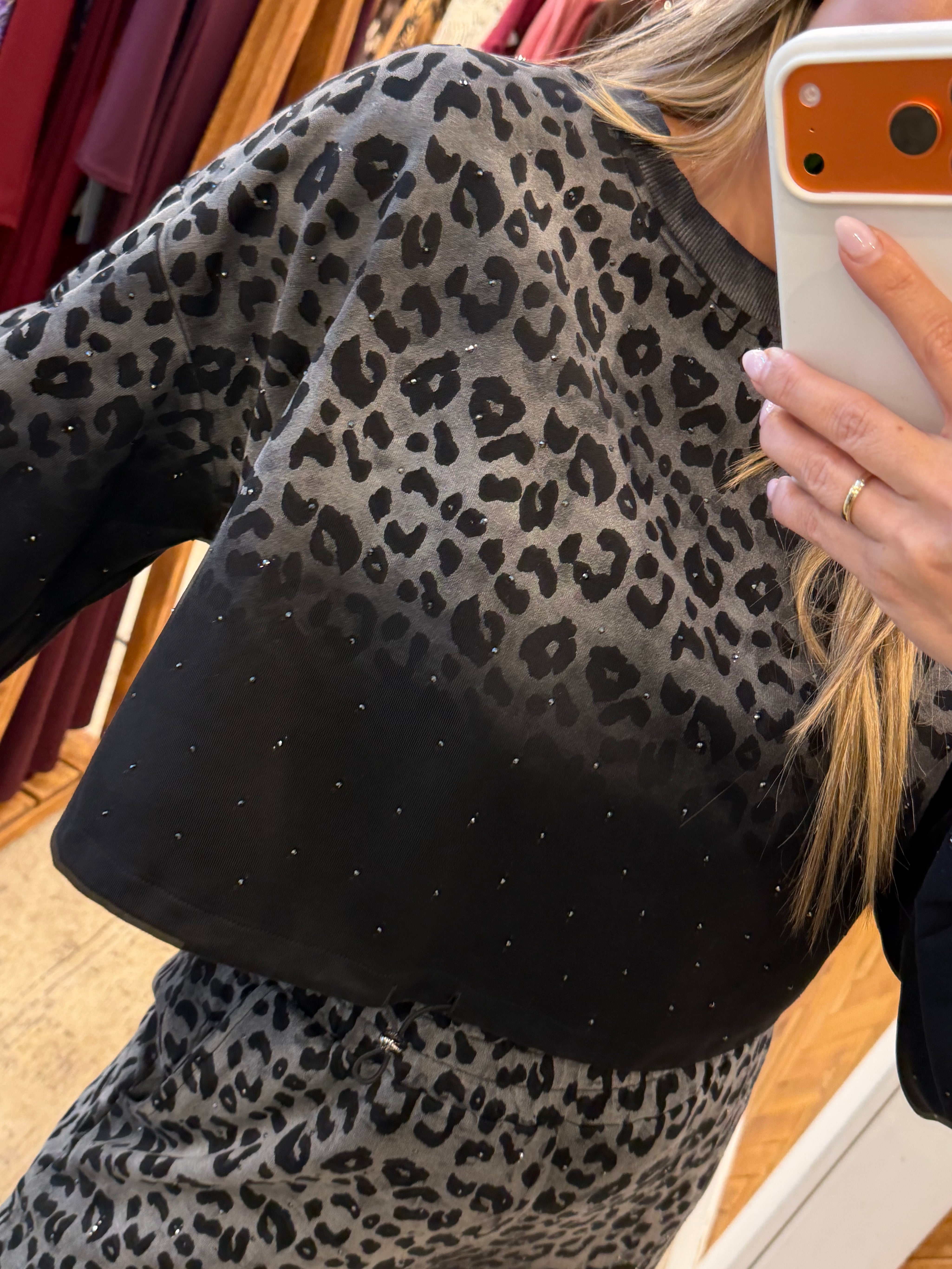 LEOPARD CRUSH LOUNGEWEAR BLACK SET