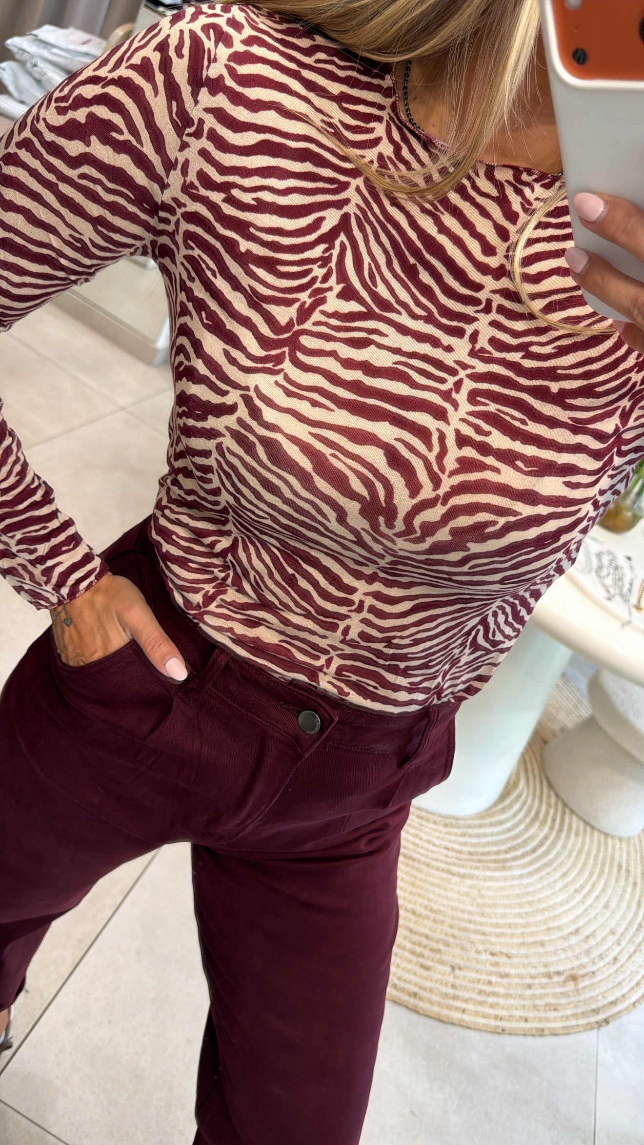 SOFT BURGUNDY ZEBRA TOP