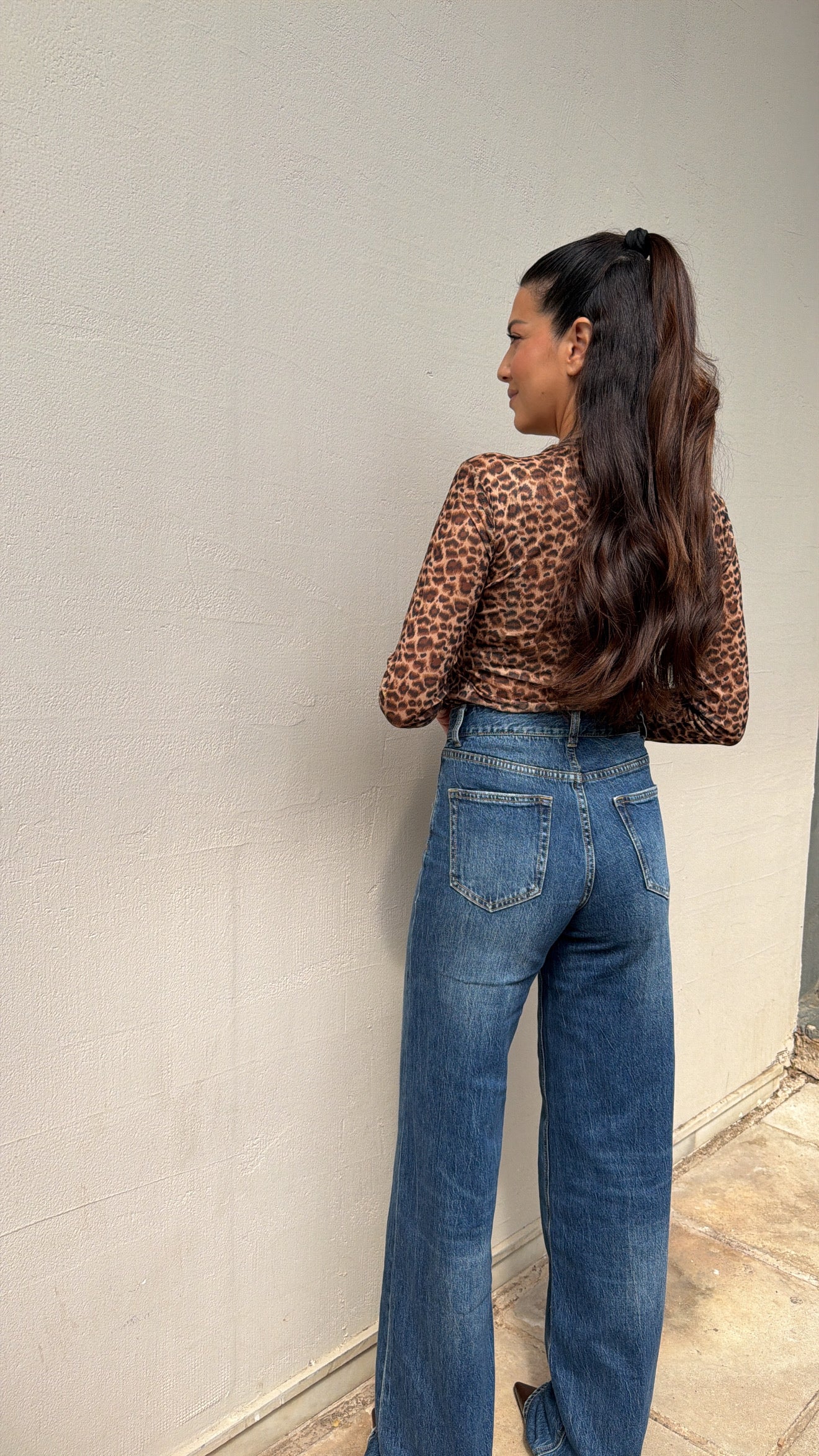 HIGHT-WAIST WIDE LEG JEANS