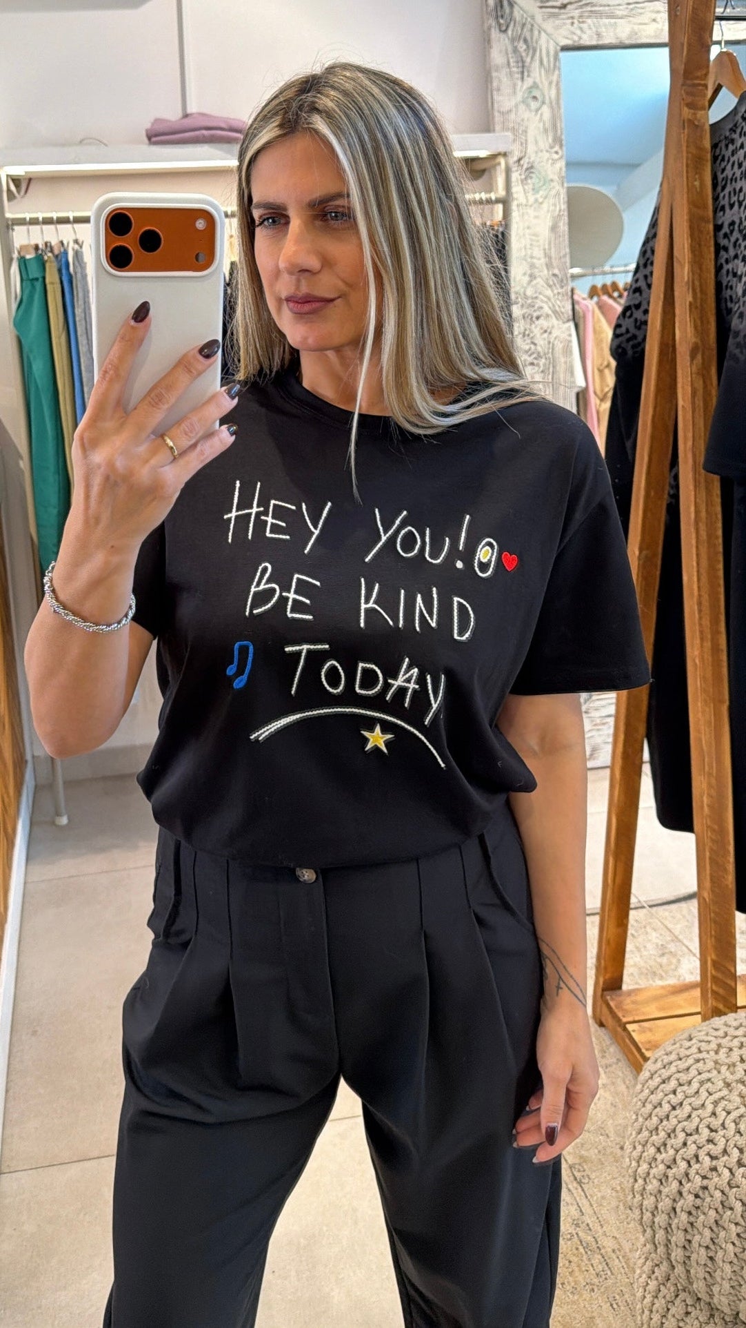 BE KIND STATEMENT BLACK T-SHIRT