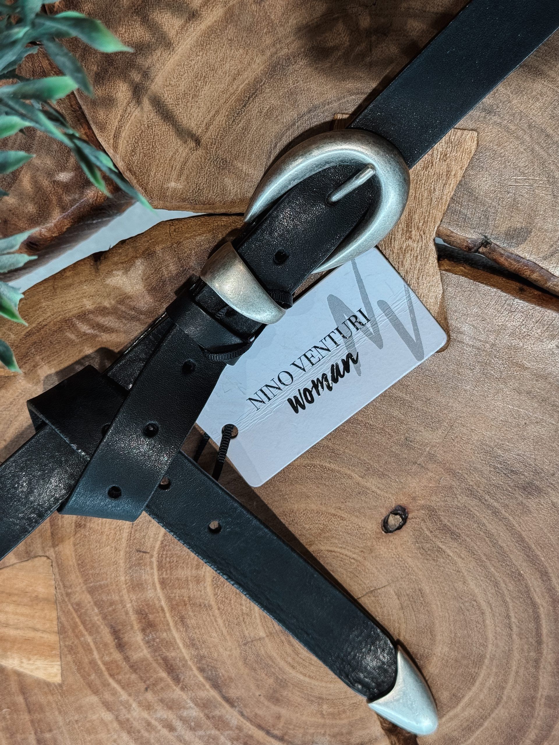 MINIMAL BLACK LEATHER BELT 